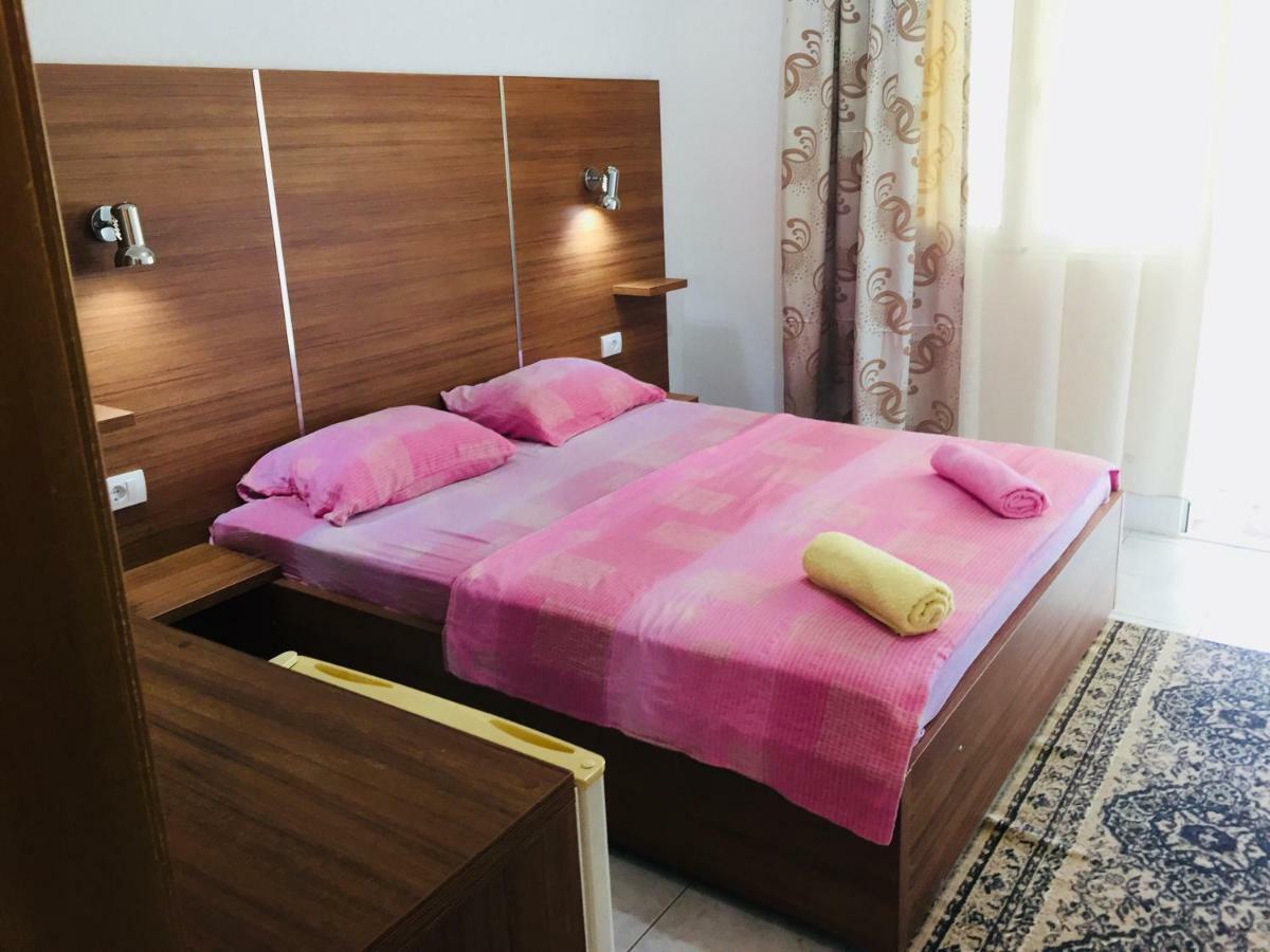 Flamingo Cottage Ulcinj Esterno foto